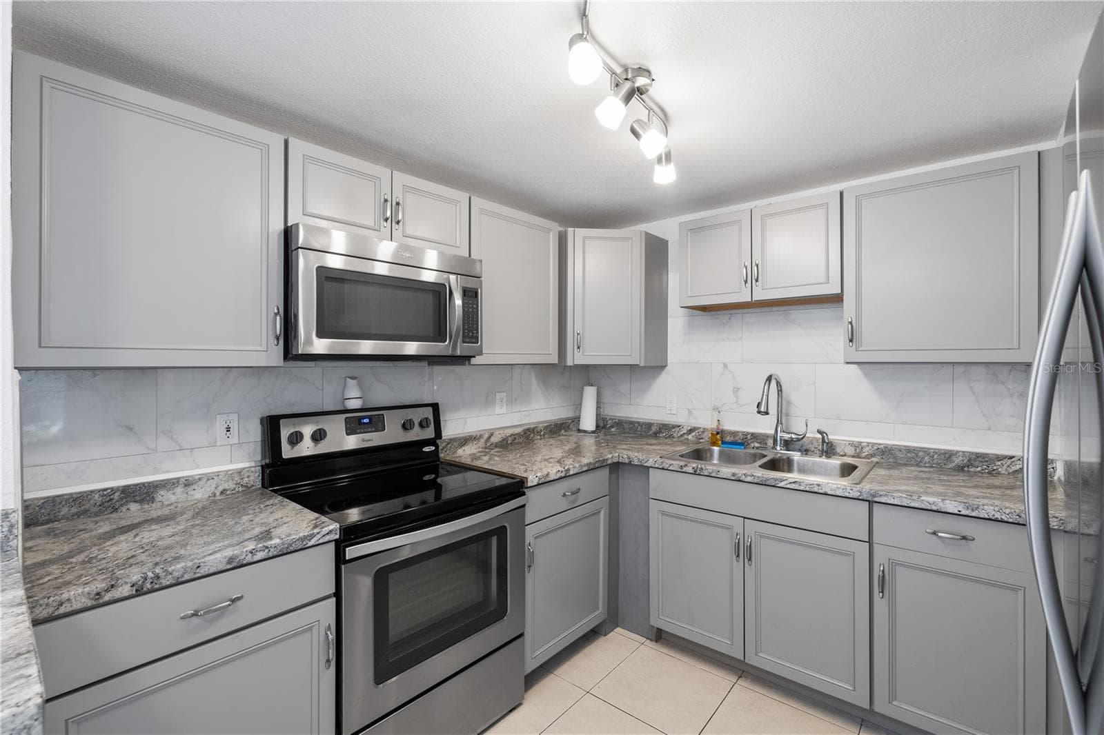 Kitchen - 4535 W HANNA AVE, TAMPA