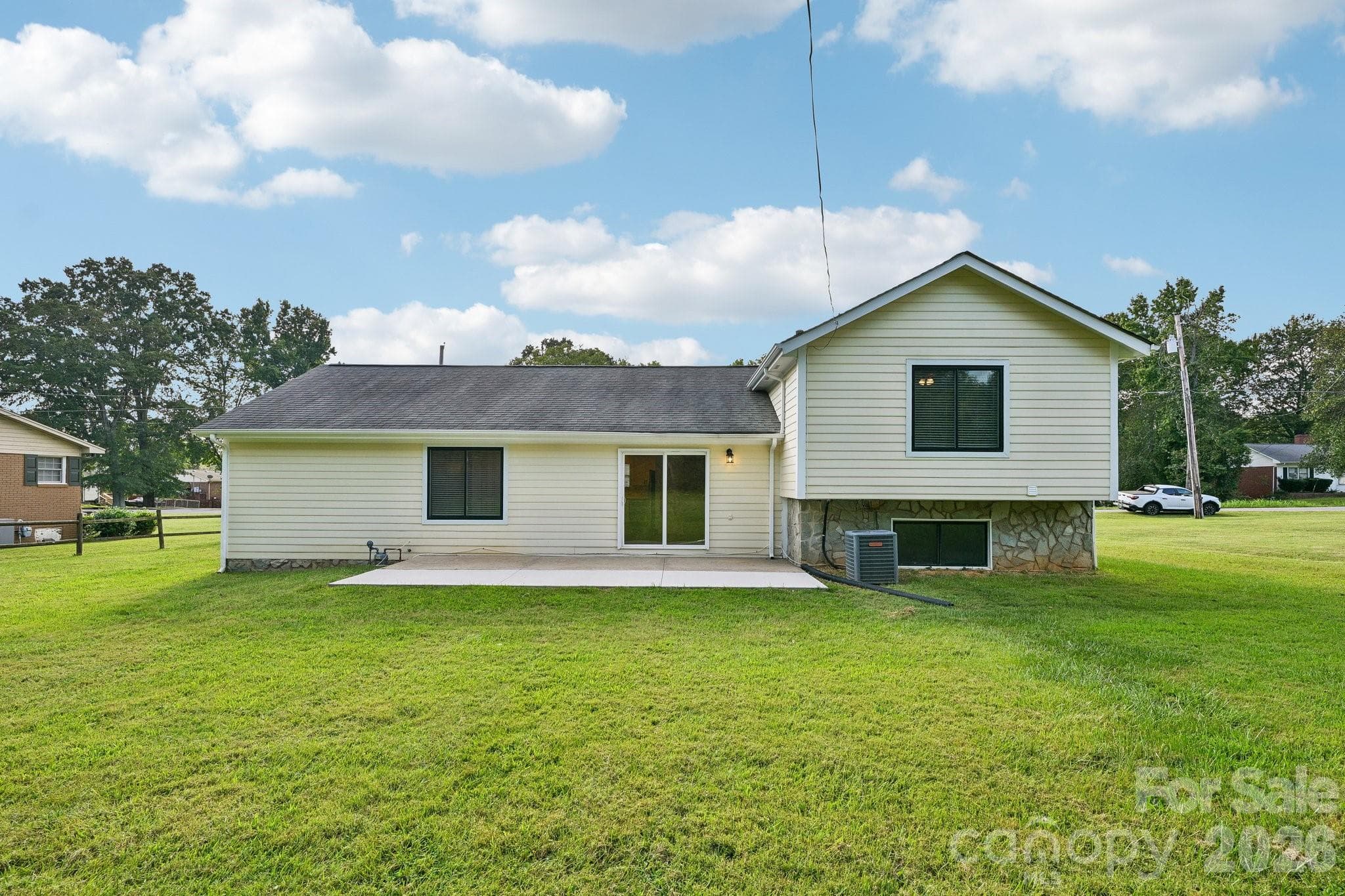 Single Family Residence at 1106 Stanton Drive, Shelby, photo 9 of 26