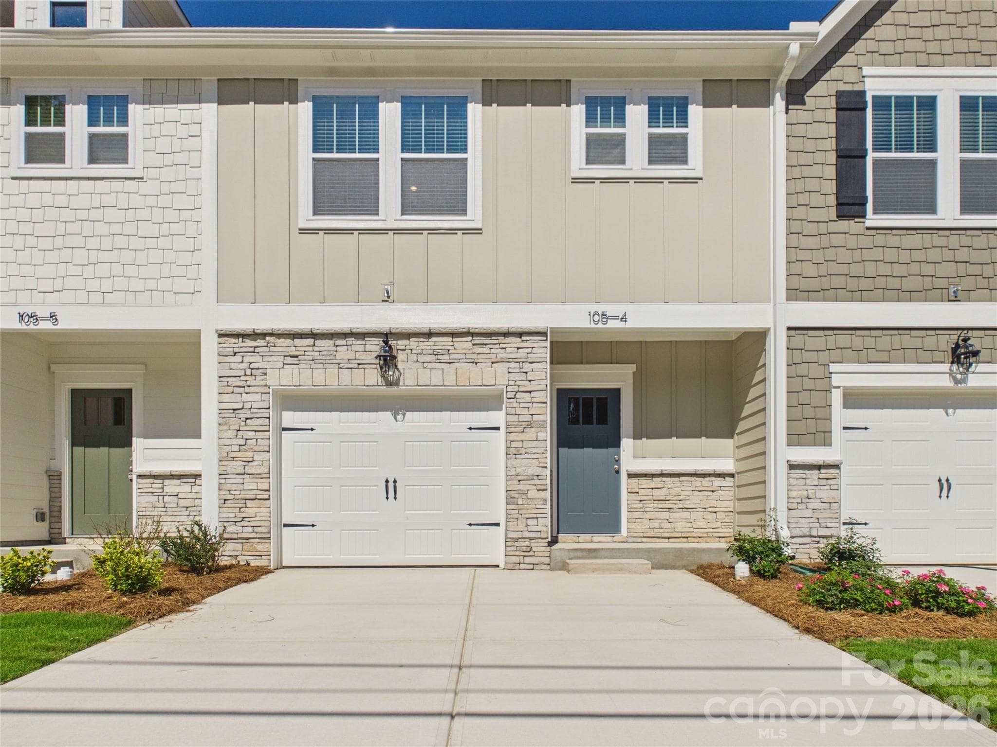 105 Dilling Street N