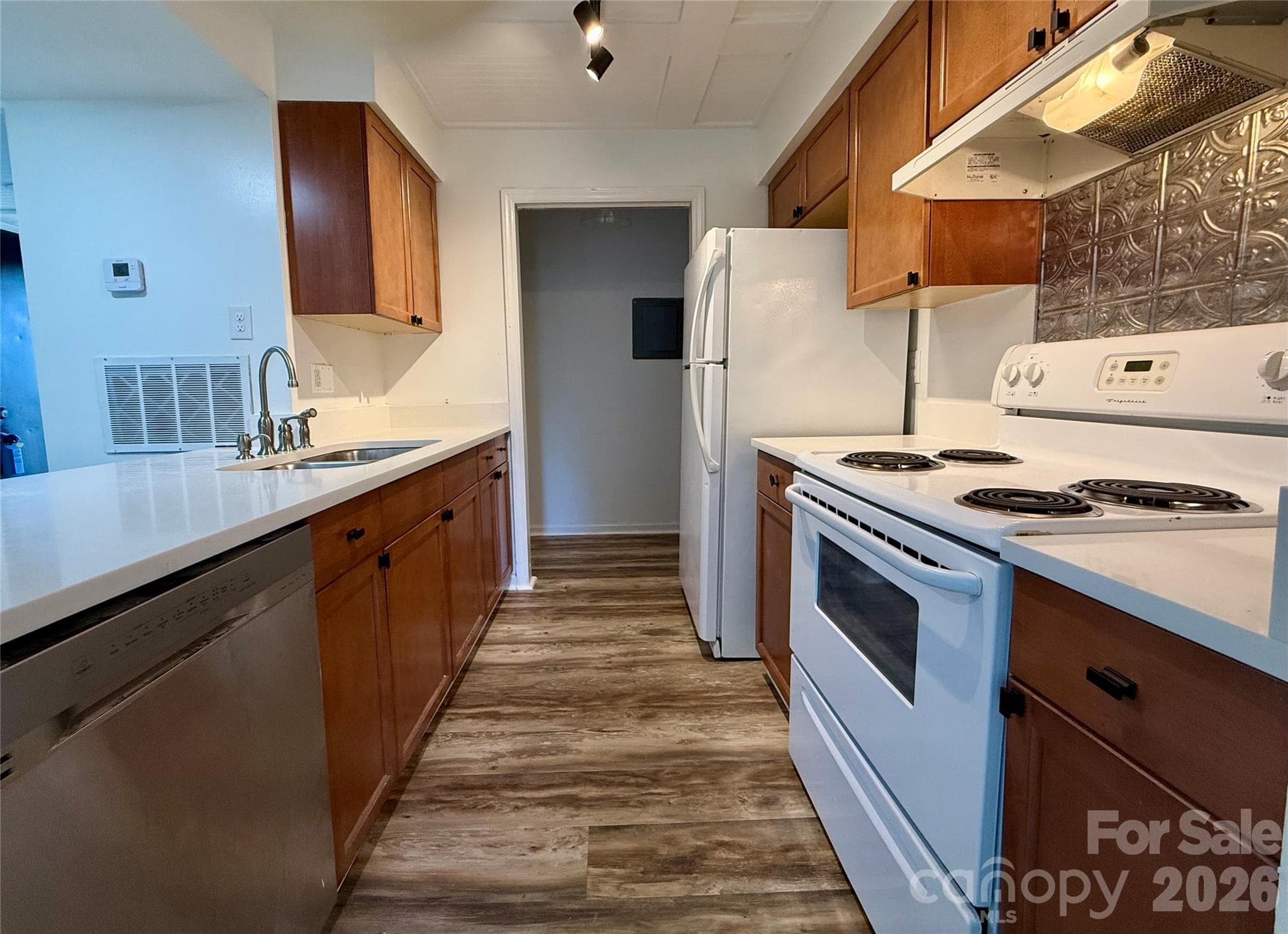 Condominium at Charlotte, photo 3 of 40