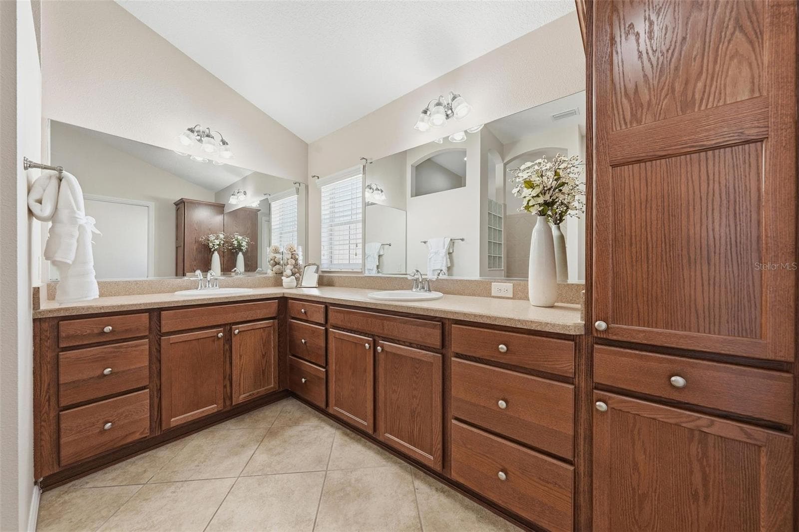 Single Family Residence at 1385 HACKBERRY PL, THE VILLAGES, photo 17 of 42
