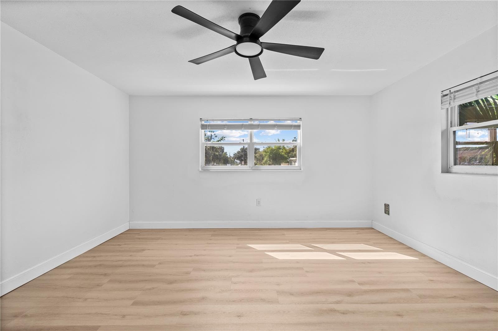 Single Family Residence at 920 ORANGE AVE, TAVARES, photo 19 of 49