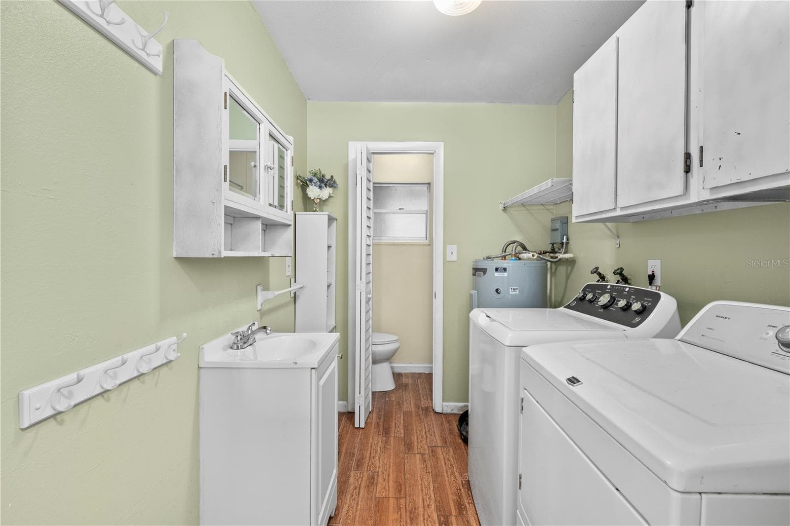 Single Family Residence at 920 ORANGE AVE, TAVARES, photo 27 of 49