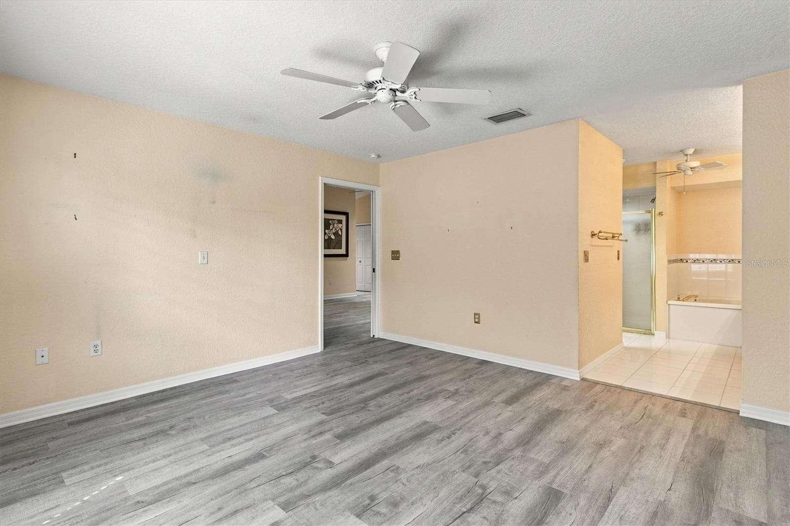 Single Family Residence at 2740 BAY LAGOON WAY, TAVARES, photo 16 of 32