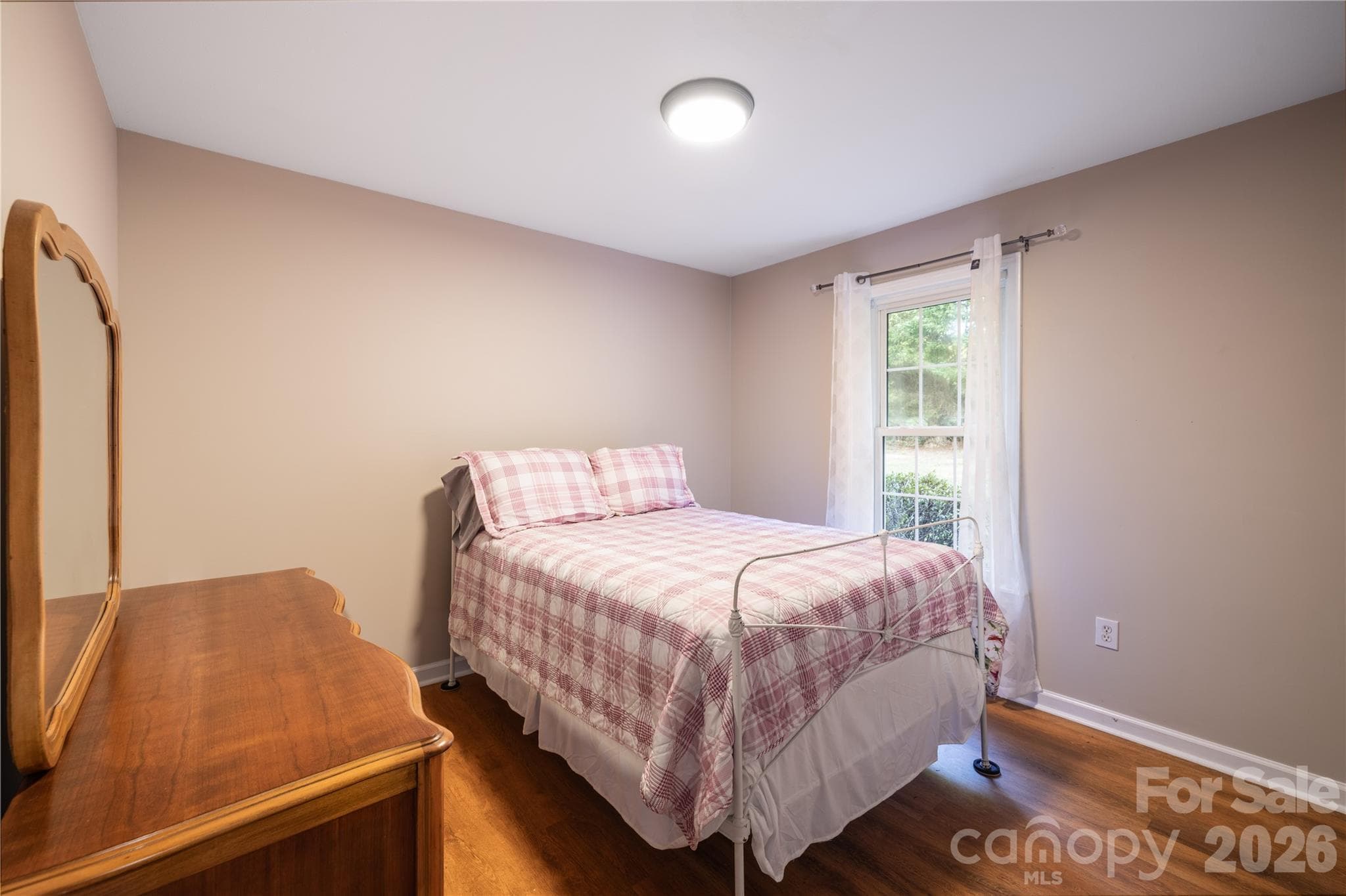 Second Bedroom - 32802 Austin Road, New London