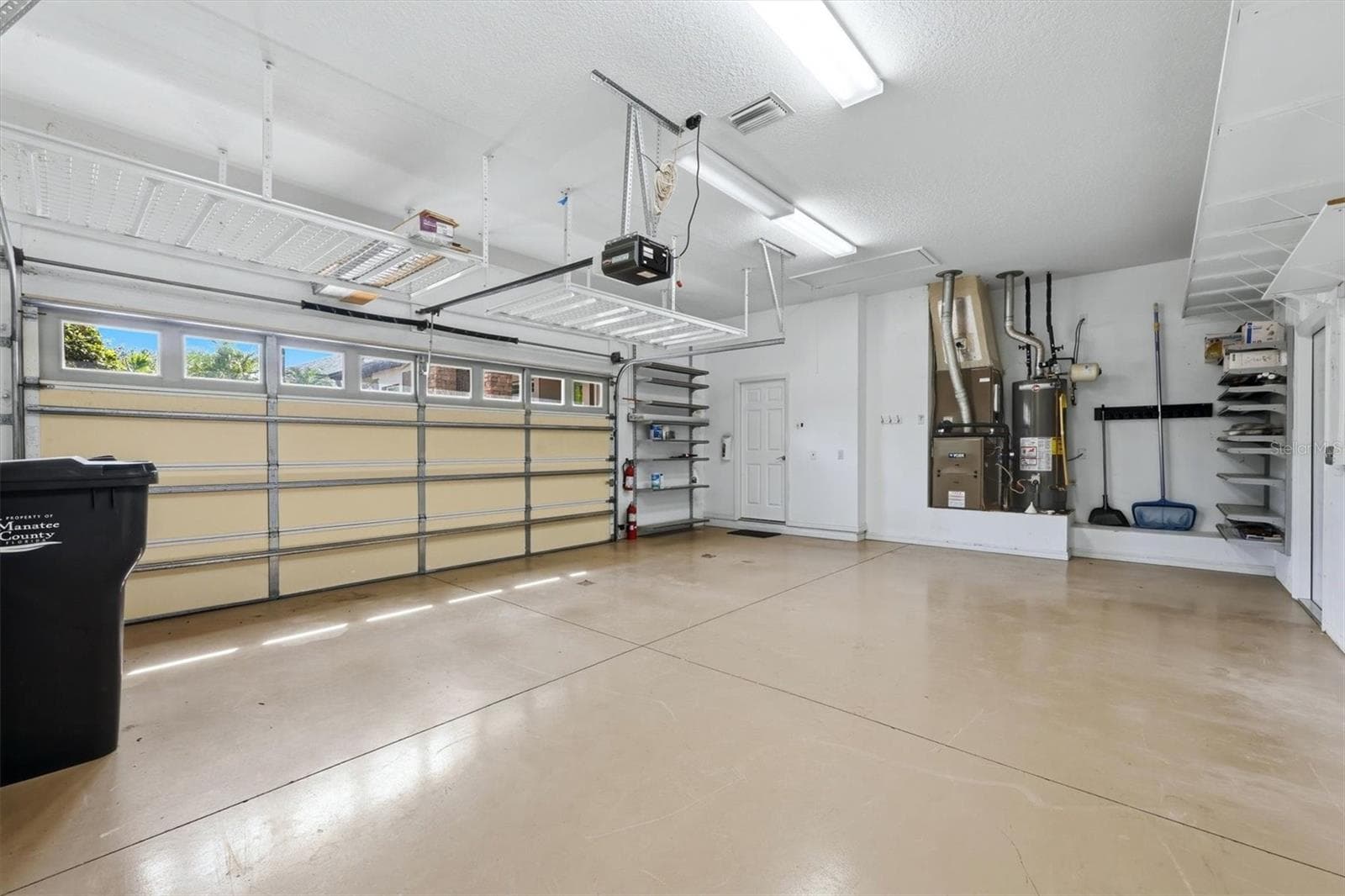Oversized Garage - 13802 NIGHTHAWK TER, LAKEWOOD RANCH