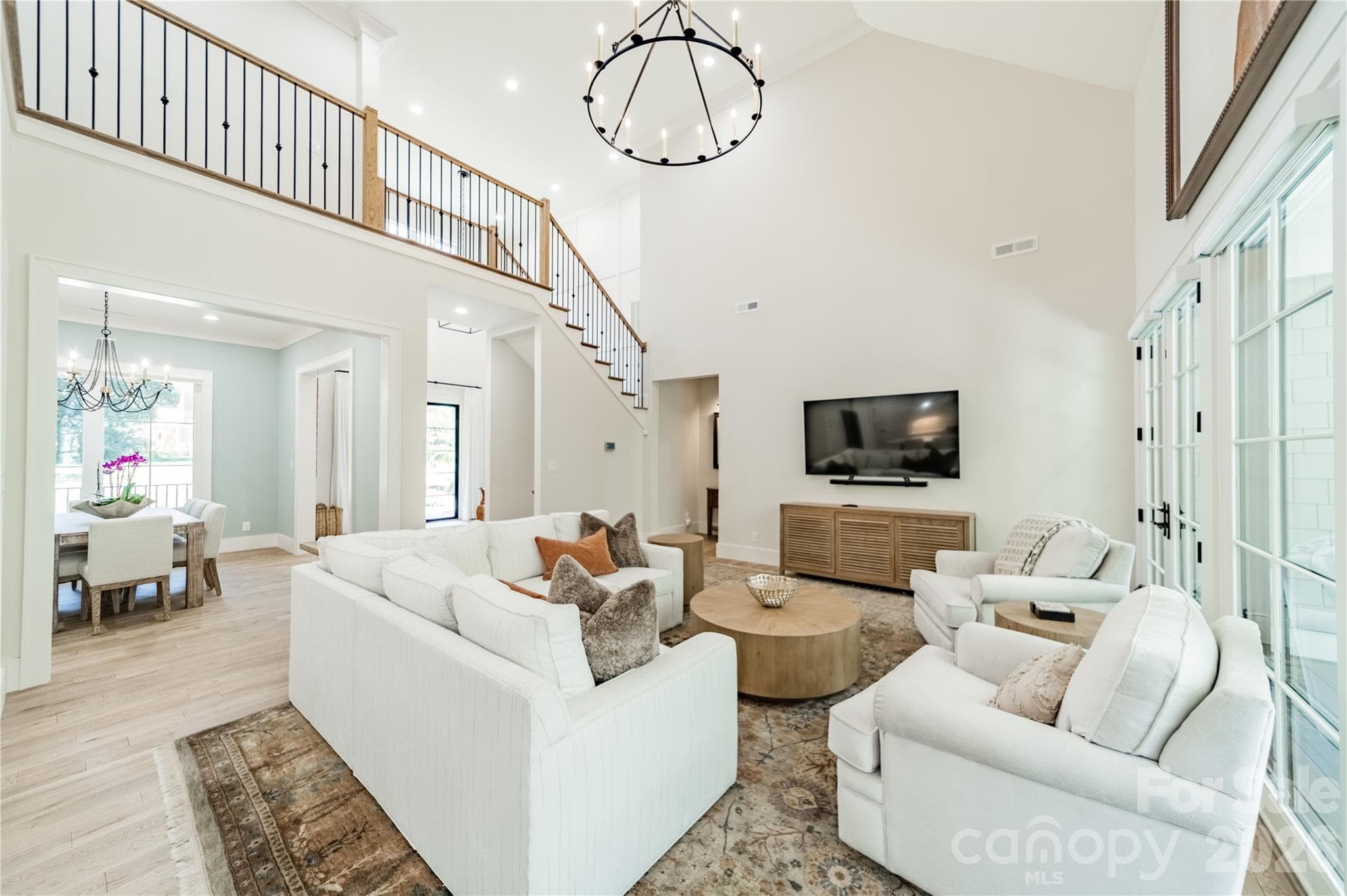 Great Room with vaulted ceiling - 3319 Gresham Place, Charlotte