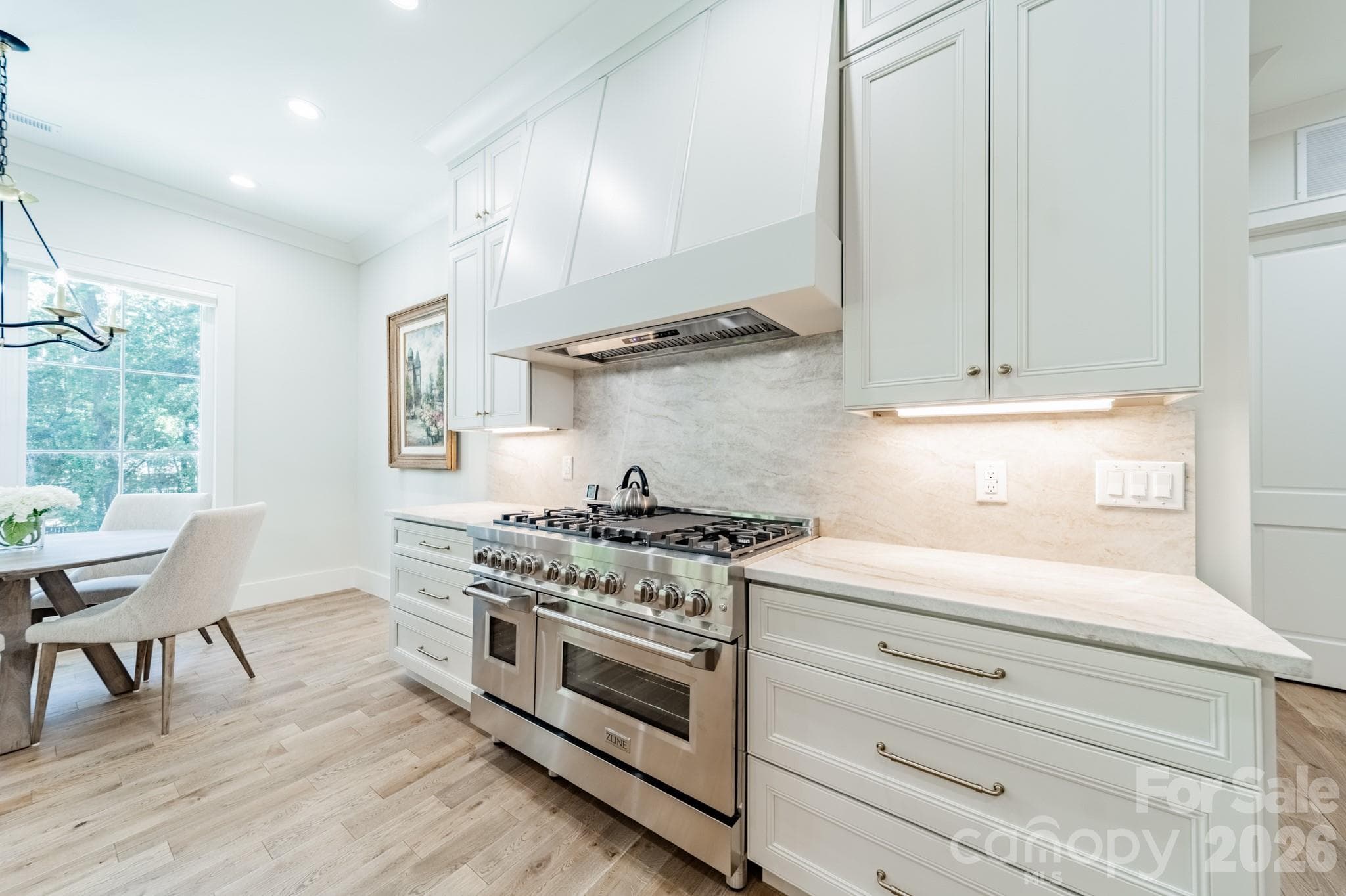 Single Family Residence at 3319 Gresham Place, Charlotte, photo 10 of 36