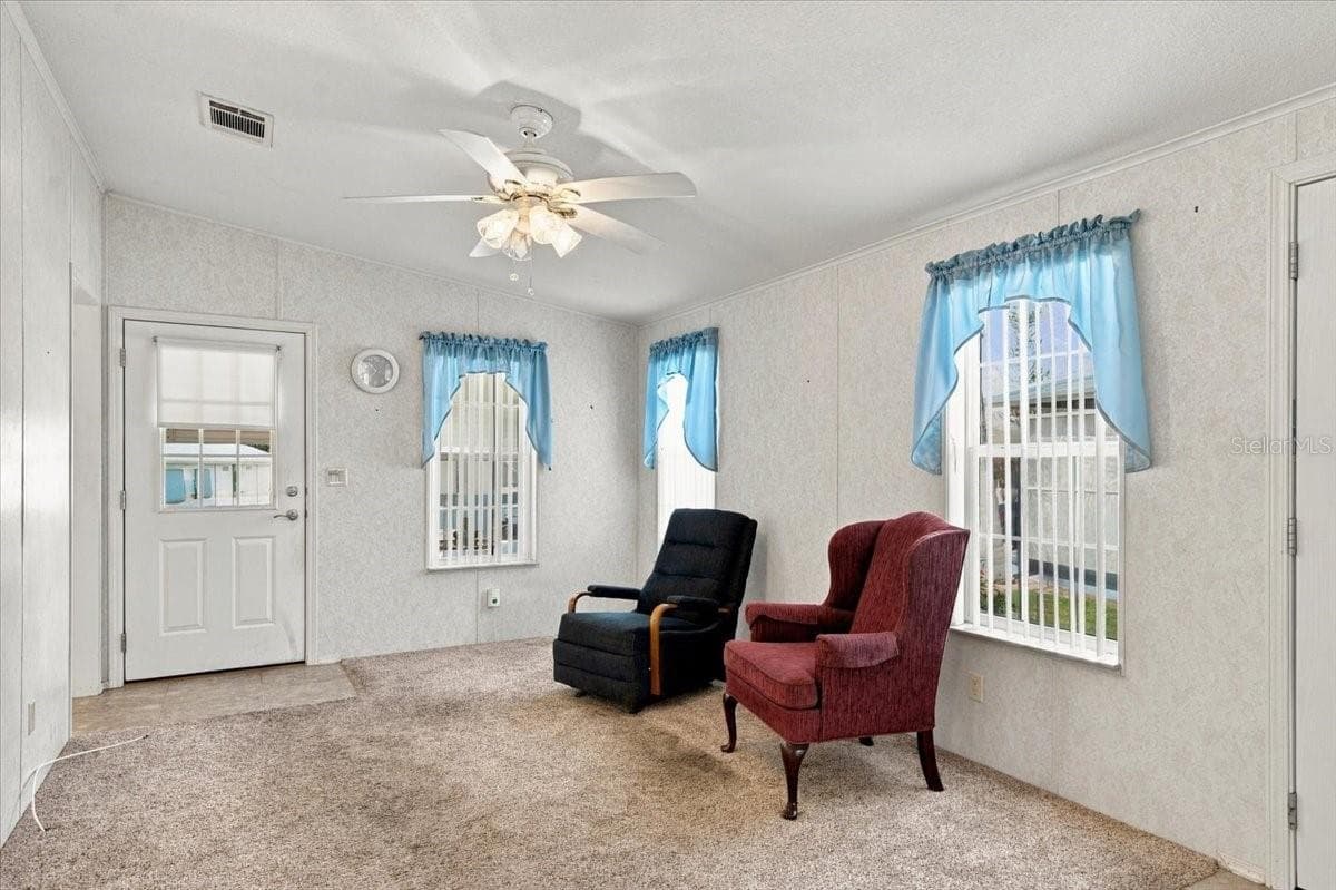 Living Room - 59 BEAVERKILL DR, LAKE WALES