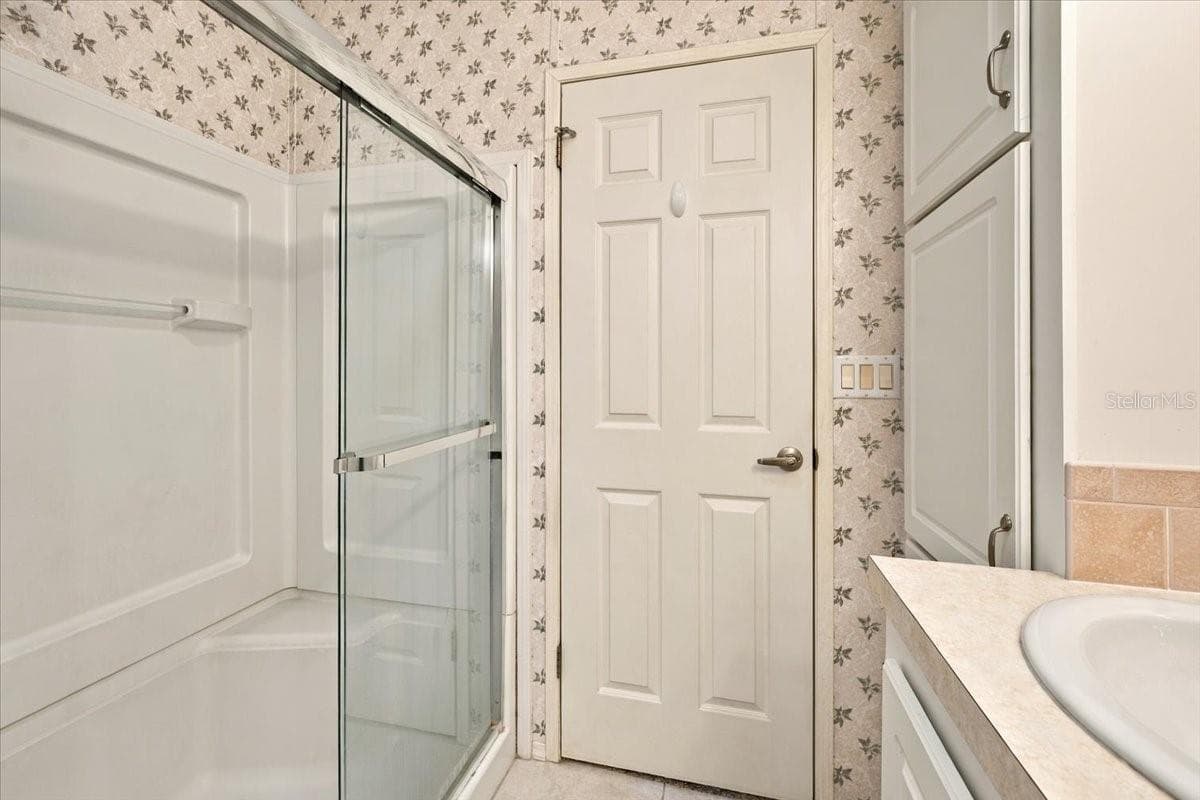 Manufactured Home at 59 BEAVERKILL DR, LAKE WALES, photo 29 of 56