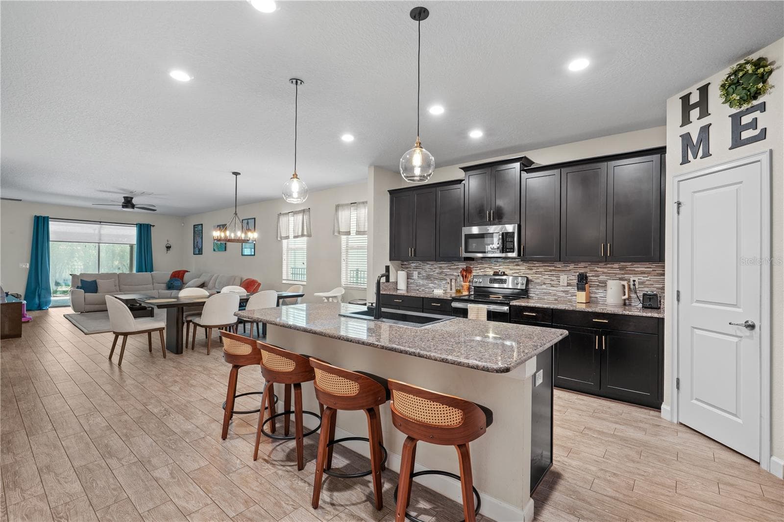 Single Family Residence at 11658 MYSTERY LN, ORLANDO, photo 13 of 41