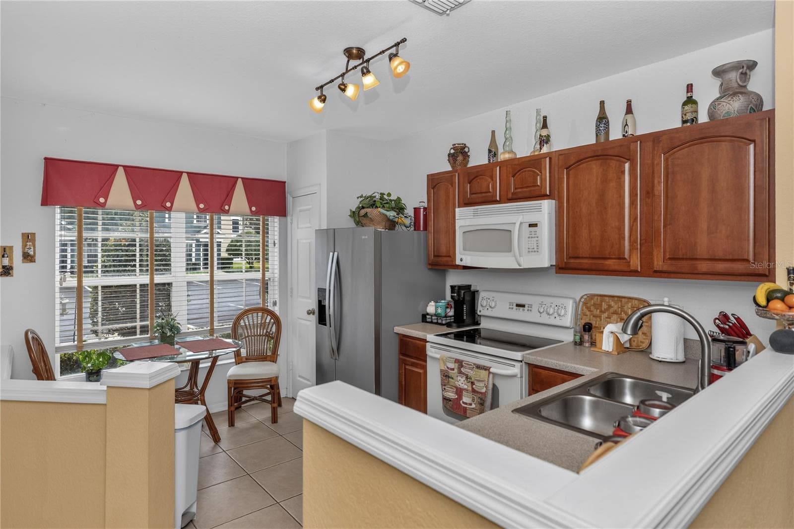 Townhouse at 716 SHROPSHIRE LOOP, SANFORD, photo 5 of 45