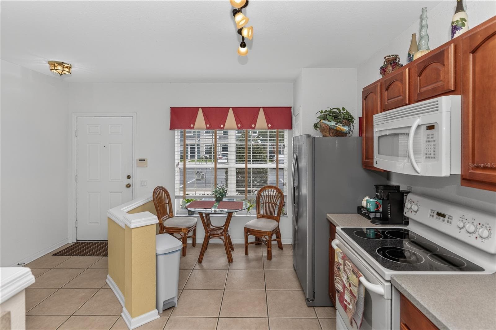 Townhouse at 716 SHROPSHIRE LOOP, SANFORD, photo 11 of 45