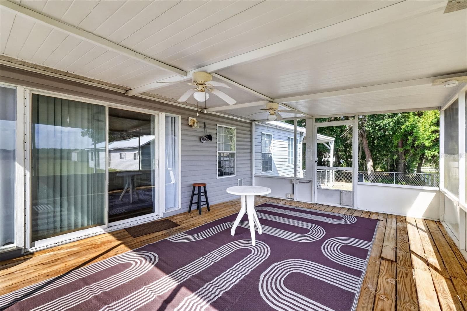 Screen Porch - 16788 SE 69TH LN, OCKLAWAHA