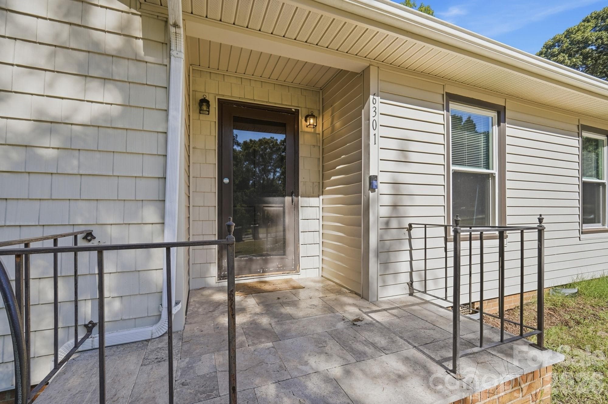 Single Family Residence at 6301 Dwightware Boulevard, Charlotte, photo 4 of 39