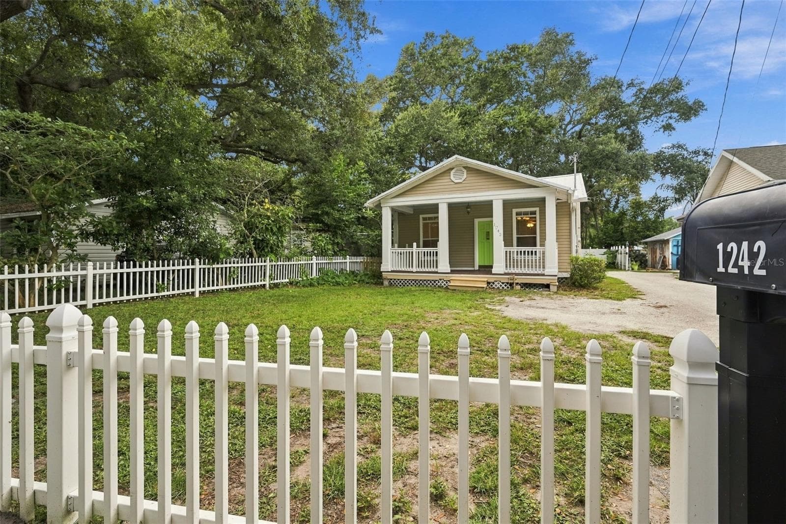 Single Family Residence at 1242 NEW YORK AVE, DUNEDIN, photo 7 of 42