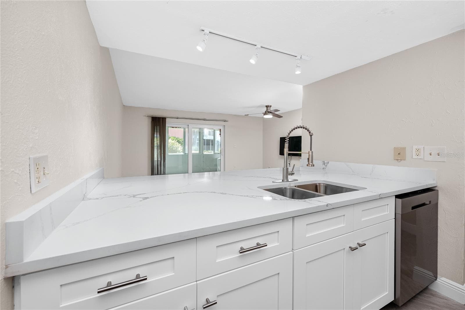 Brand New Kitchen - 3610 42ND ST S #C, ST PETERSBURG