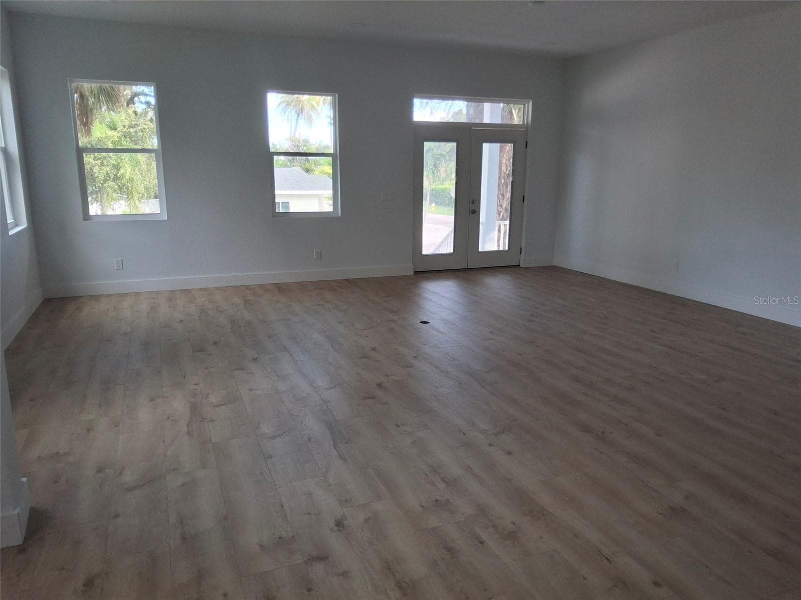 Great room floor plan - 383 GEORGIA AVE, CRYSTAL BEACH