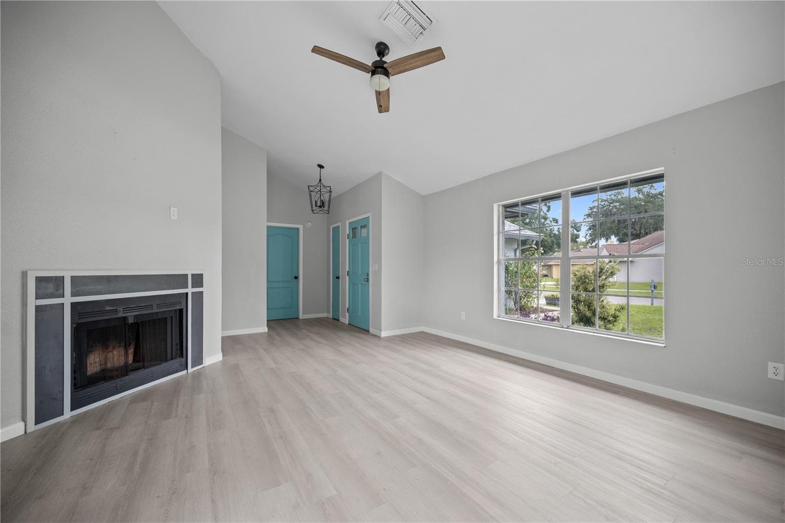 Single Family Residence at 2041 SHADOW PINE DR, BRANDON, photo 2 of 37