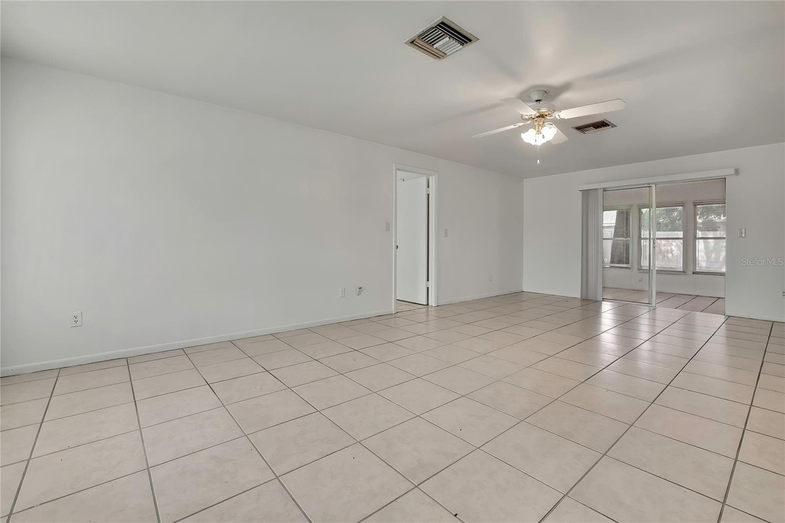 Single Family Residence at 7545 PINEHURST DR, SPRING HILL, photo 7 of 39