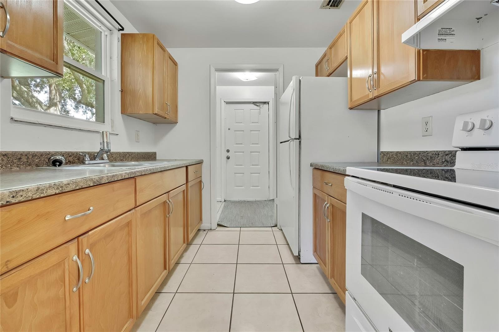 Single Family Residence at 7545 PINEHURST DR, SPRING HILL, photo 10 of 39