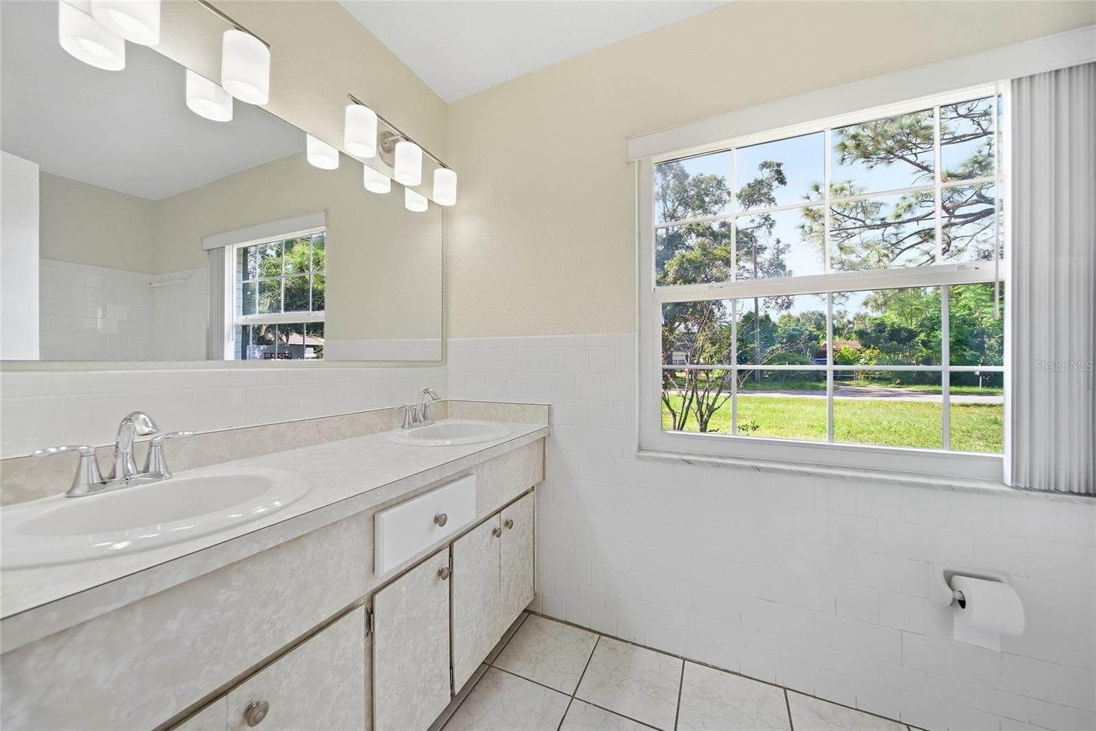Single Family Residence at 9401 N ROME CIR, TAMPA, photo 17 of 27