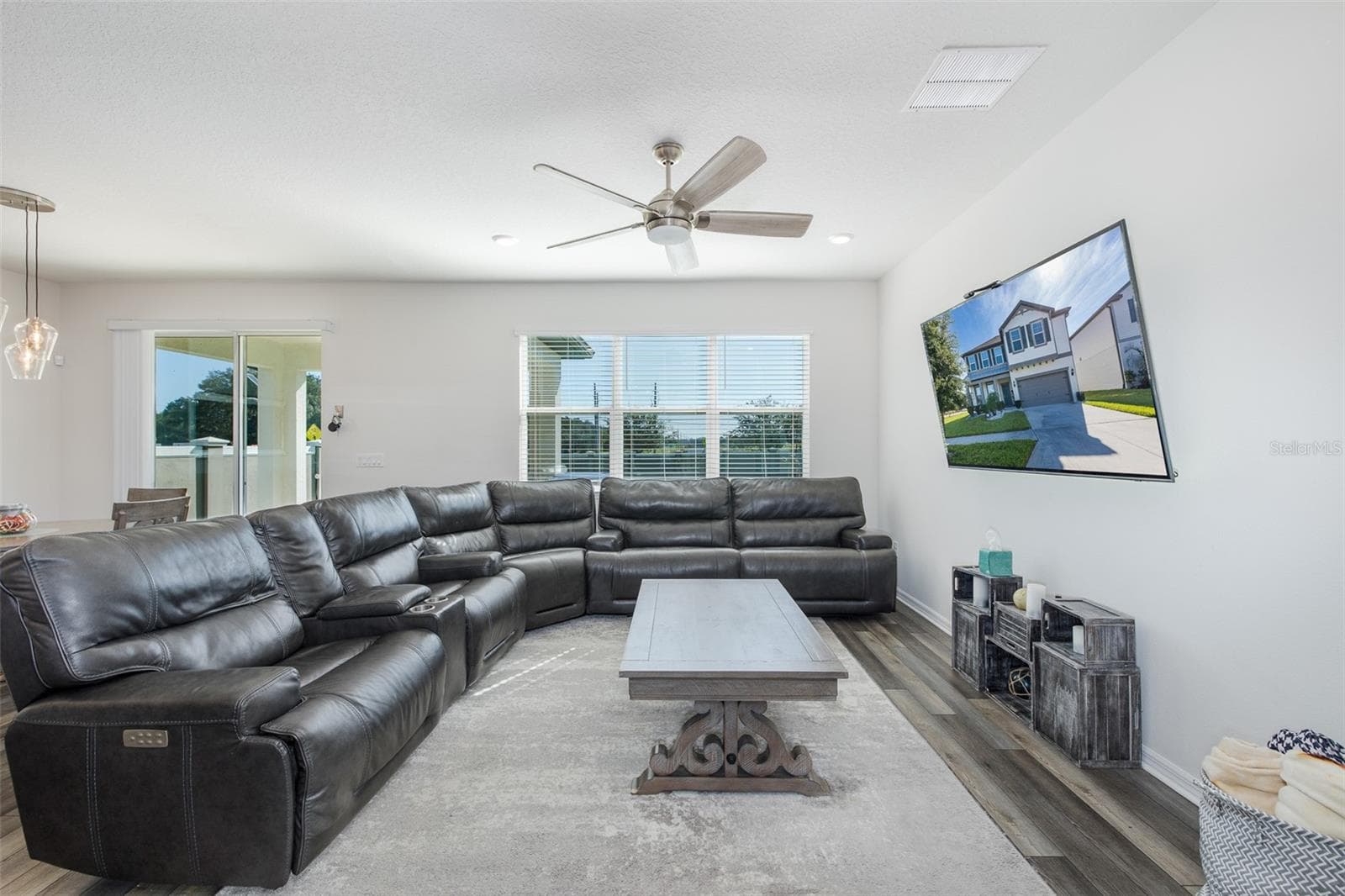 Single Family Residence at 9224 RALLY SPRING LOOP, WESLEY CHAPEL, photo 9 of 52