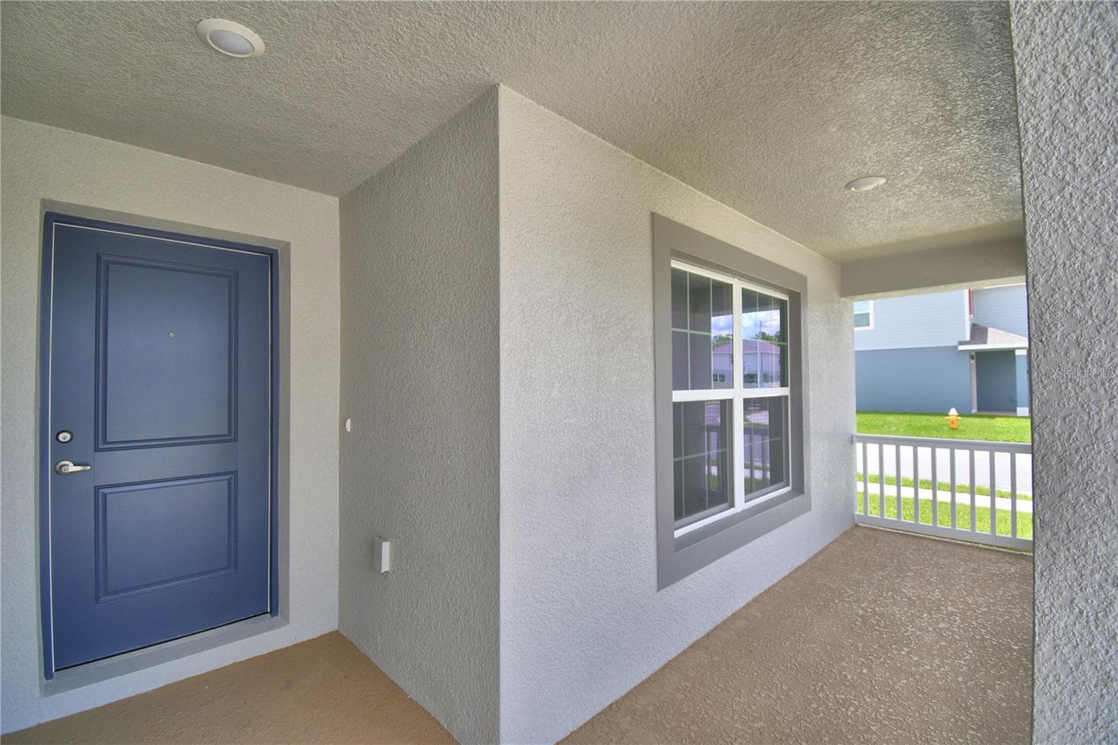All photos are of a finished model. Colors and finishes may vary. - 4511 SUNDEW LN, AUBURNDALE