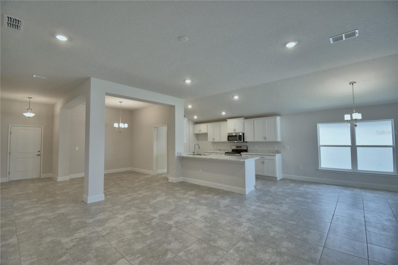 Single Family Residence at 4511 SUNDEW LN, AUBURNDALE, photo 5 of 33