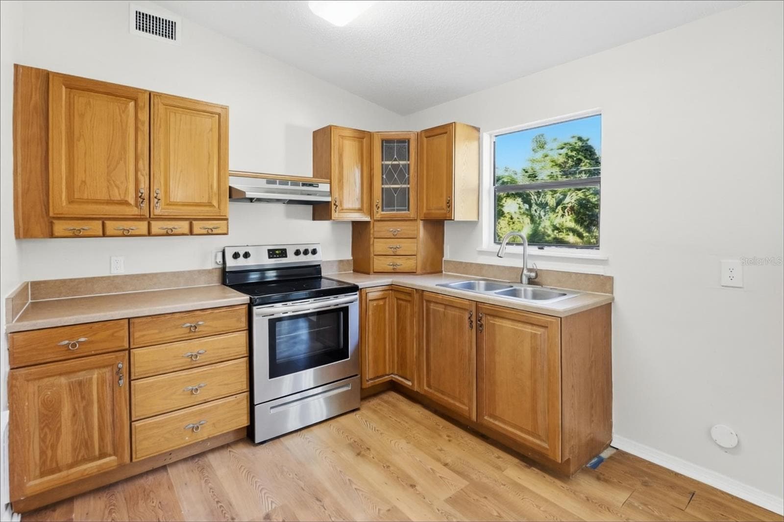 Single Family Residence at 2727 BANYAN DR, EDGEWATER, photo 6 of 15