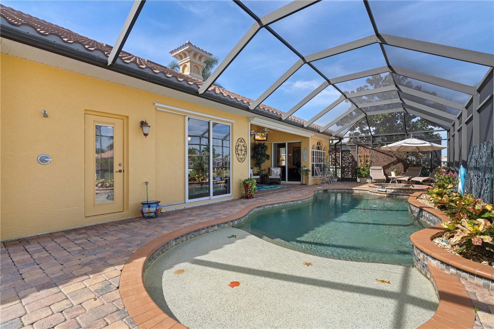 Outdoor shower next to pool - 1448 KIWI CT, PUNTA GORDA