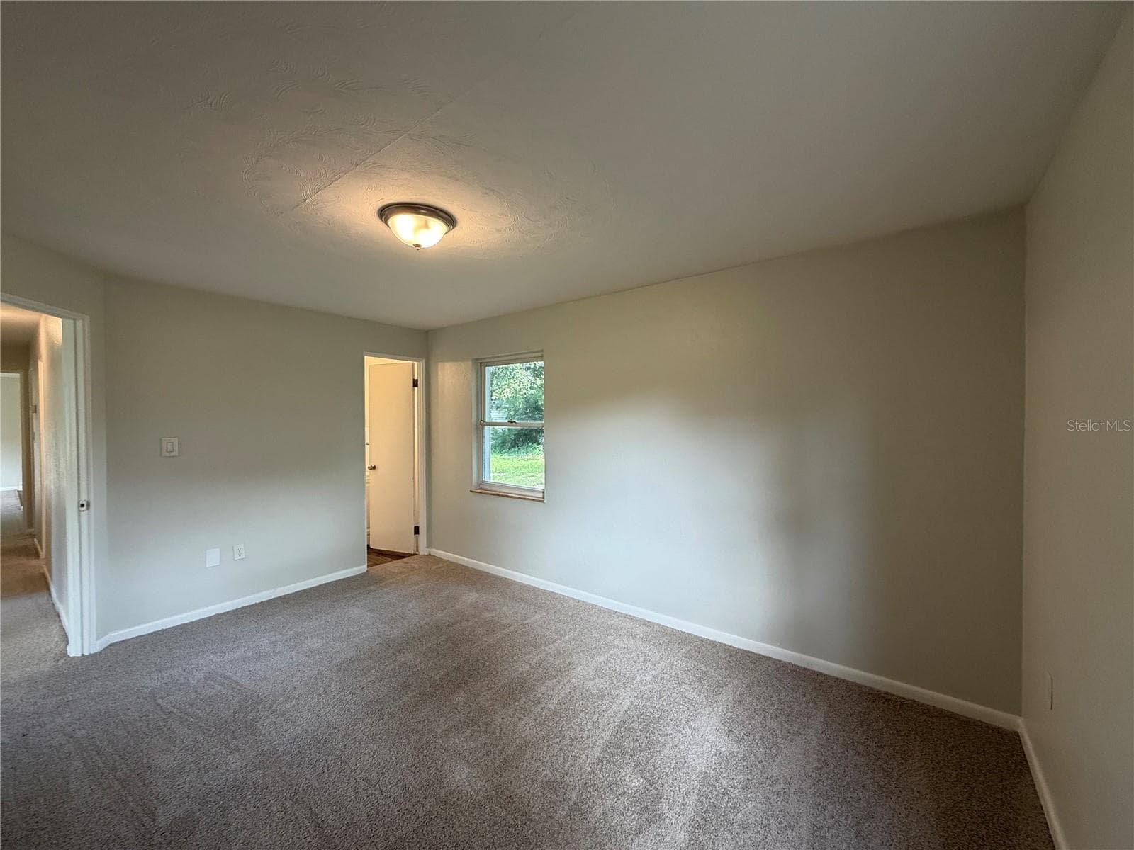 Single Family Residence at 411 W SEMINOLE AVE, EUSTIS, photo 4 of 23
