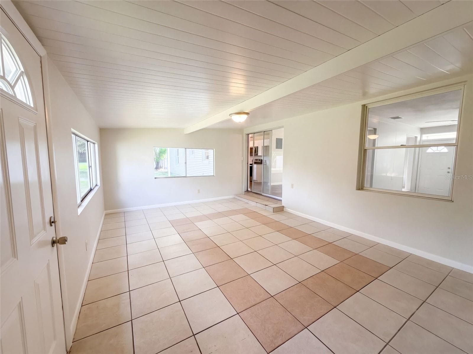 Single Family Residence at 411 W SEMINOLE AVE, EUSTIS, photo 9 of 23