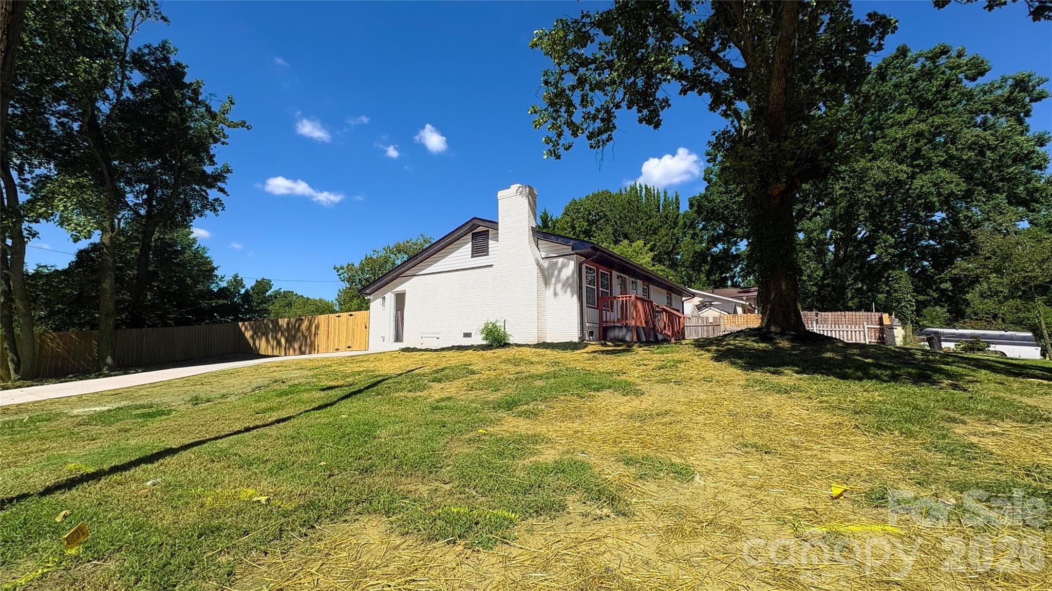 Look at that yard! - 801 Dobson Drive, Charlotte