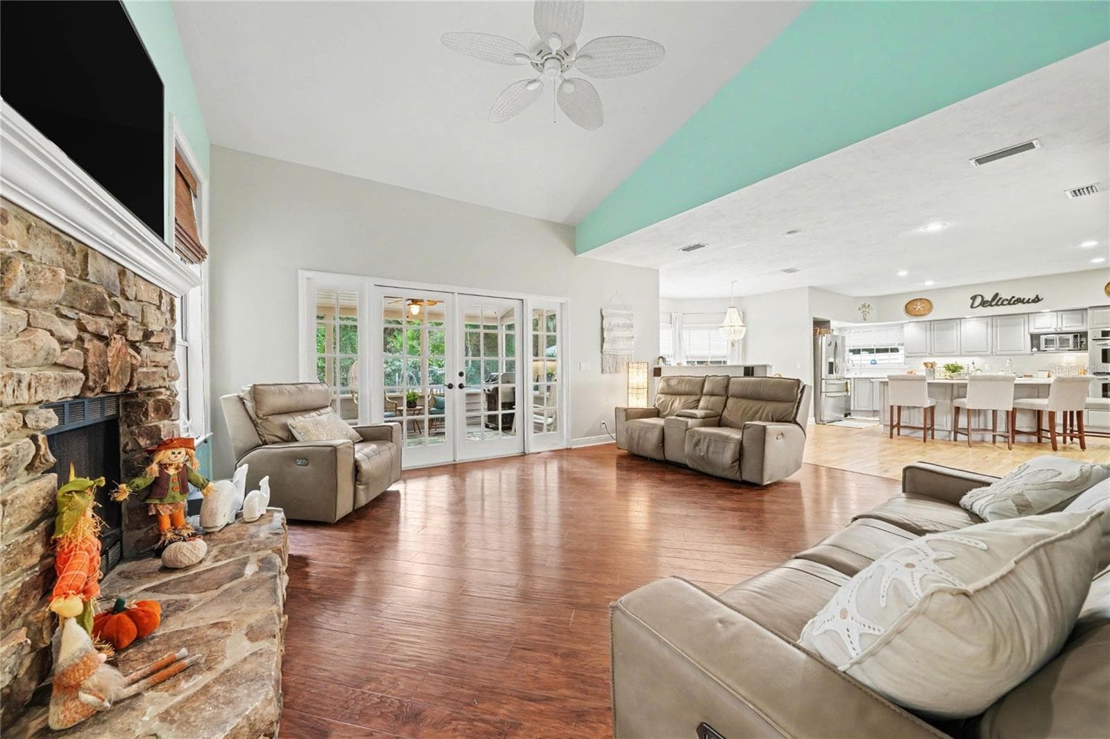 Single Family Residence at 649 CHARMAGNE LN, PORT ORANGE, photo 39 of 82