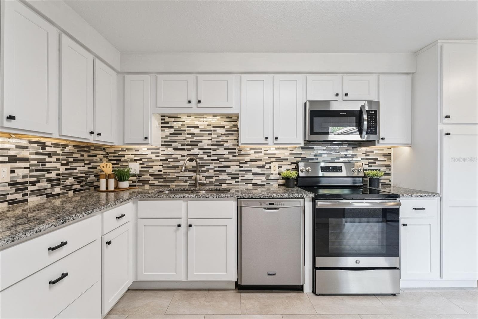 Townhouse at 629 WOODRIDGE DR, FERN PARK, photo 9 of 45