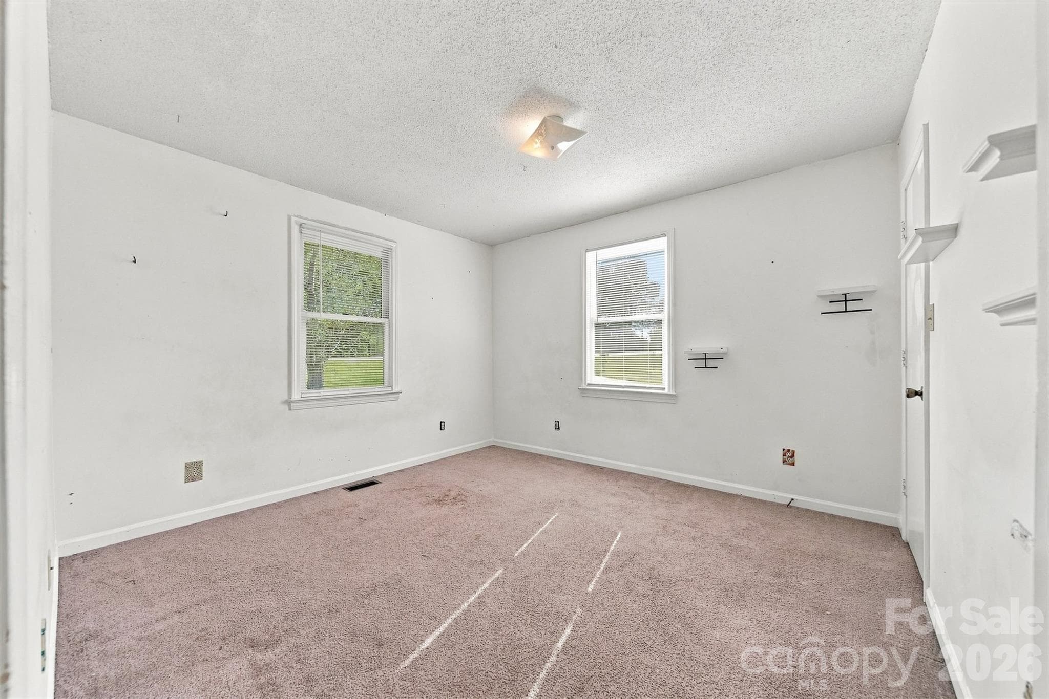 Single Family Residence at 425 Heritage Farm Road, Hickory, photo 14 of 23
