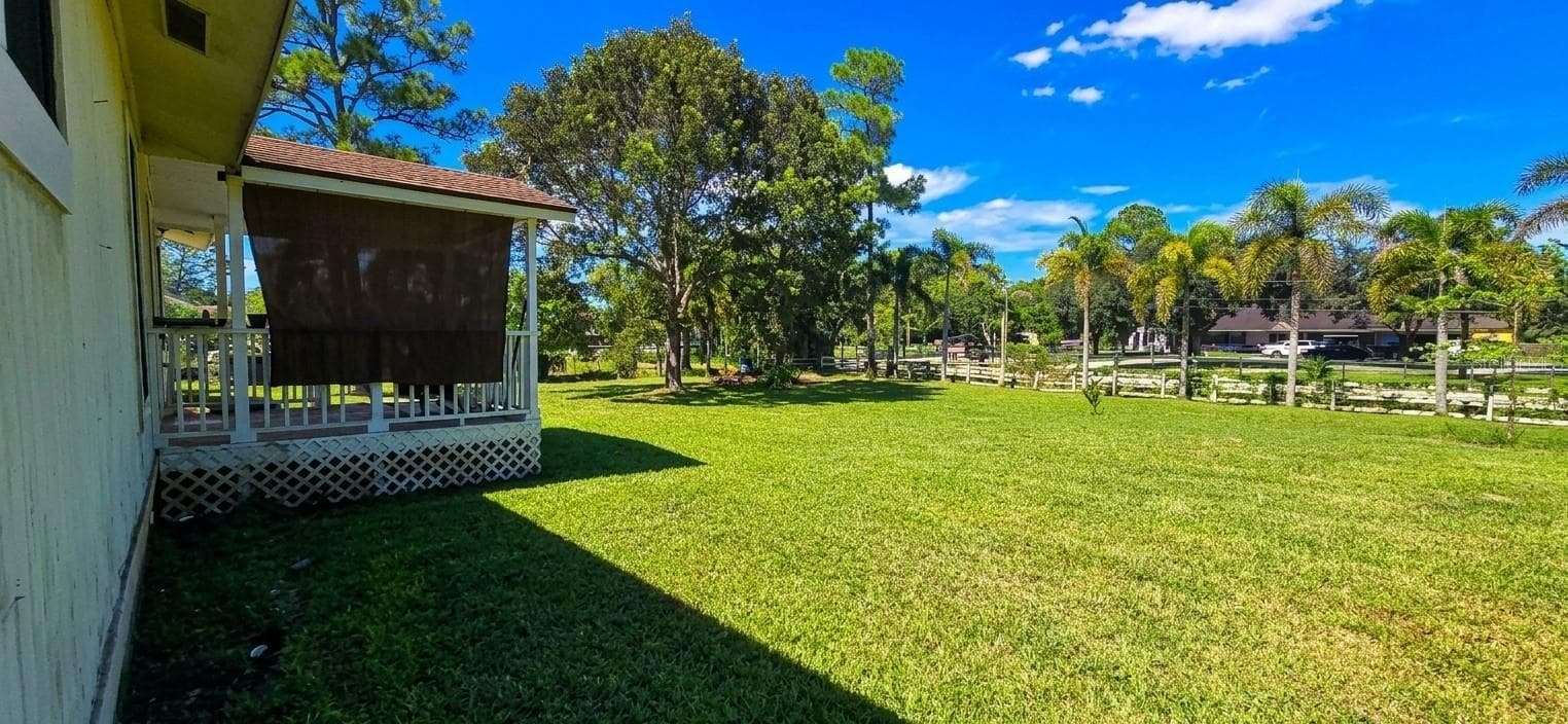 Front - 16140 E PREAKNESS DR, LOXAHATCHEE