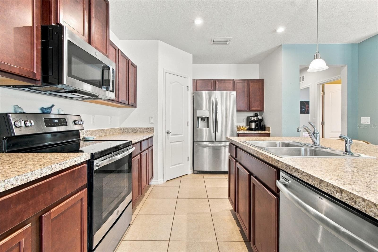Single Family Residence at 10359 HAWKS LANDING DR, LAND O LAKES, photo 8 of 65