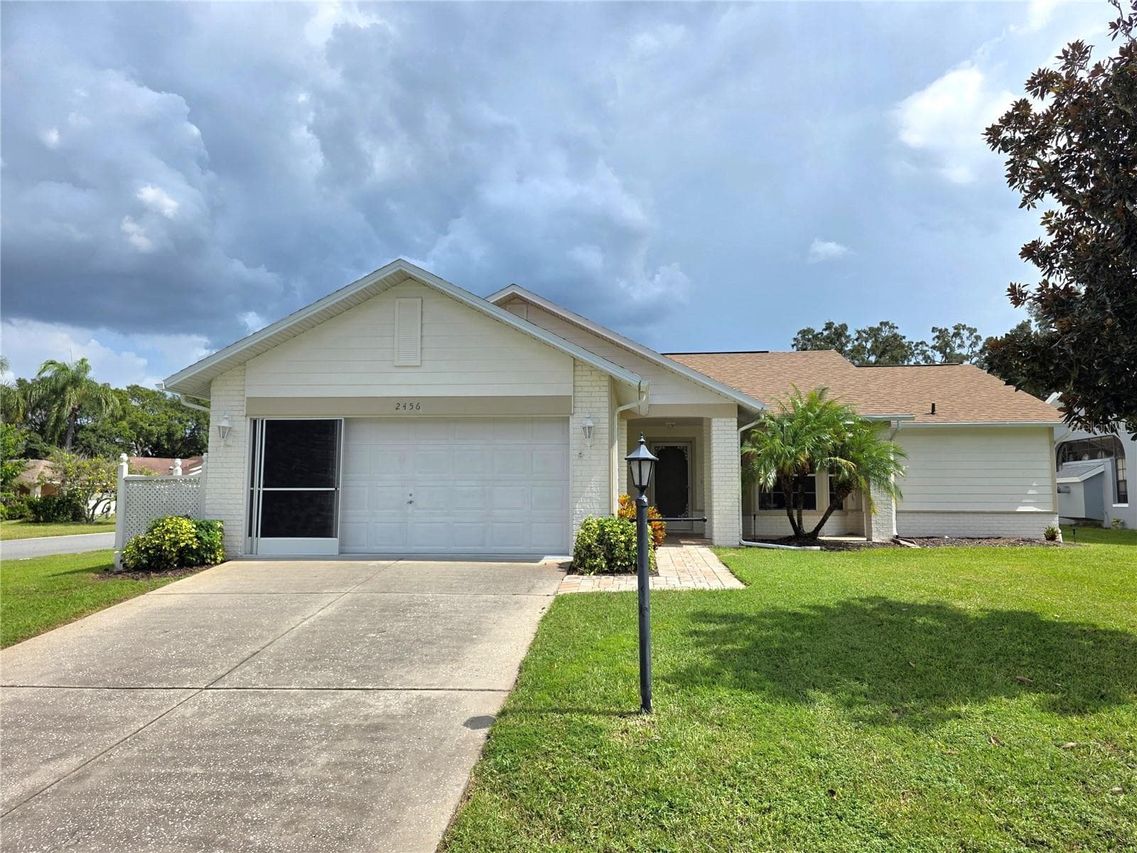 2456 DEER TRAIL LN