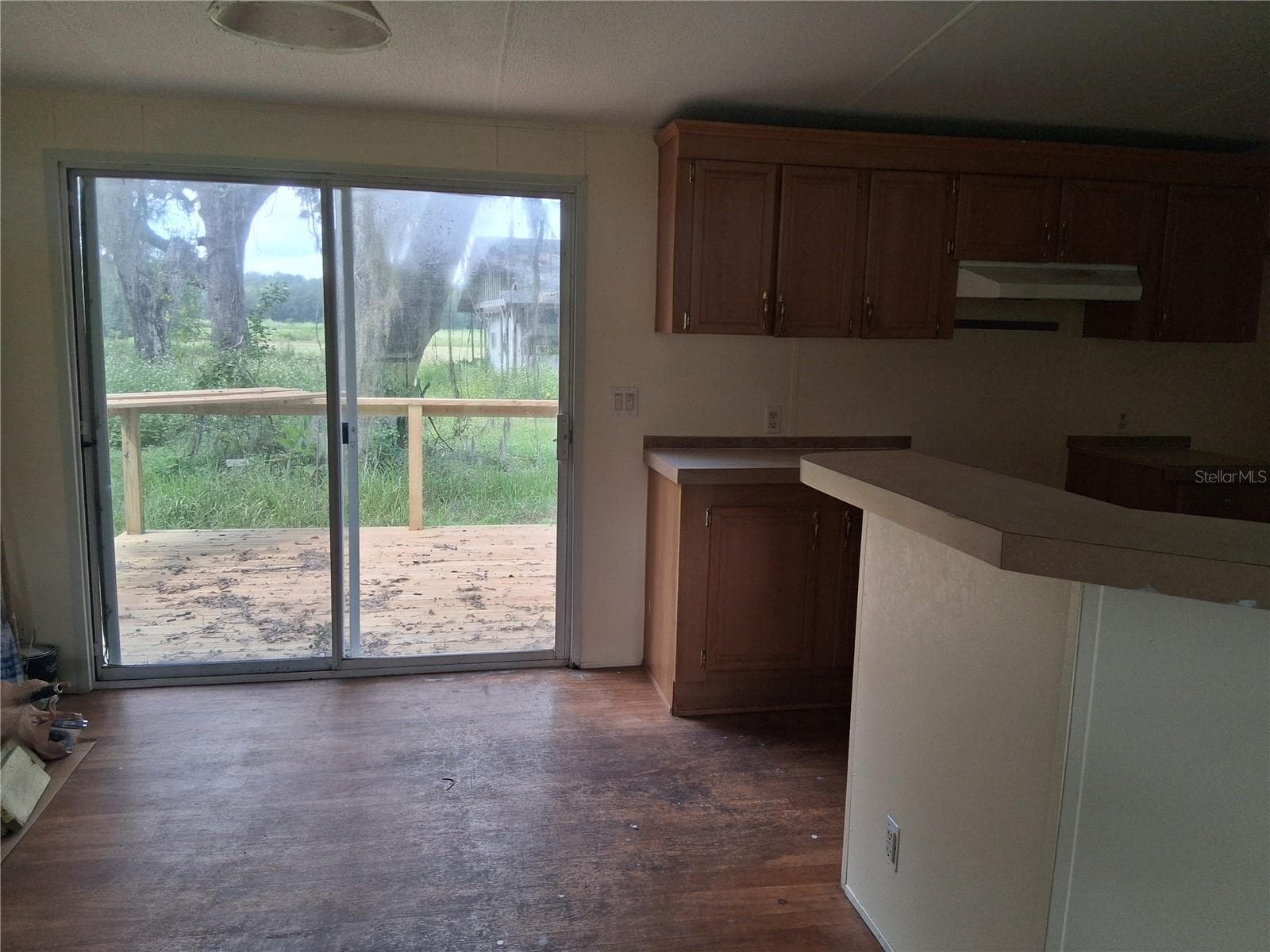 Manufactured Home at 9278 CR 734, CENTER HILL, photo 9 of 13