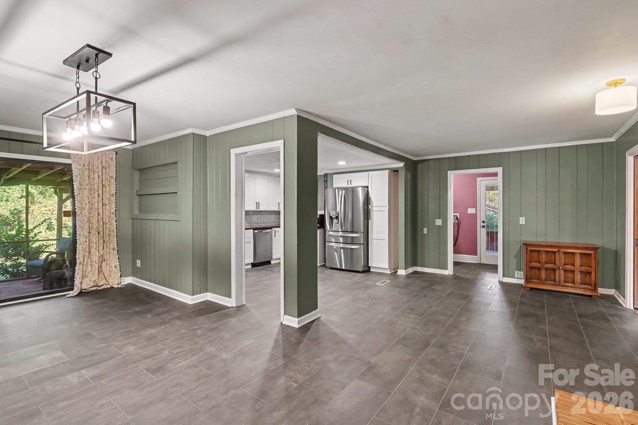 Single Family Residence at 6536 Reddman Road, Charlotte, photo 10 of 27