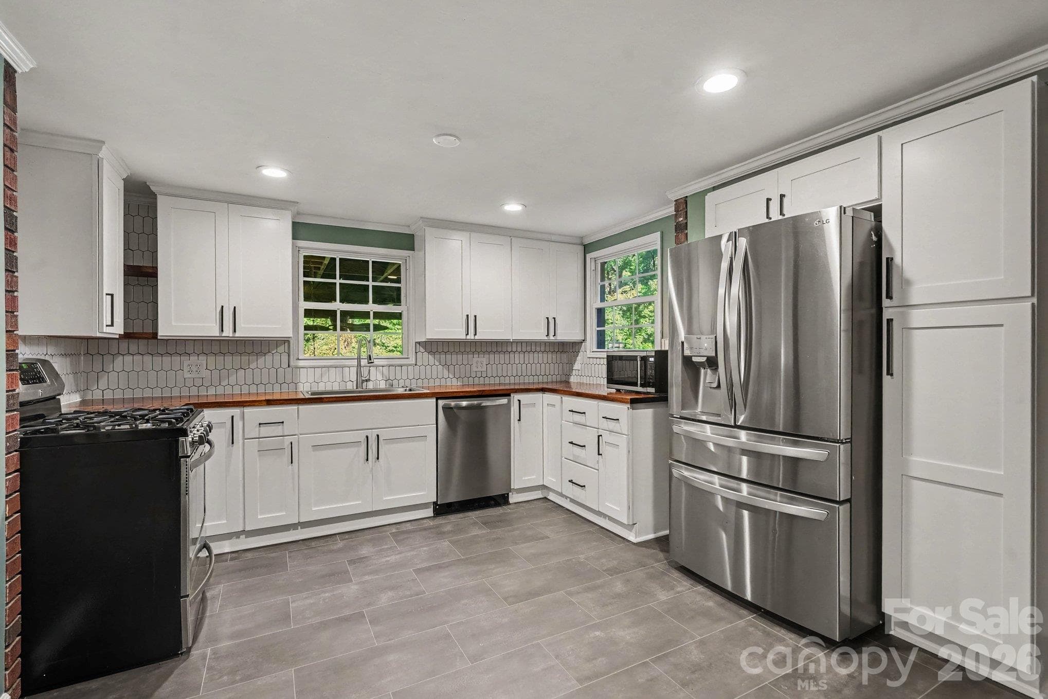 Single Family Residence at 6536 Reddman Road, Charlotte, photo 12 of 27
