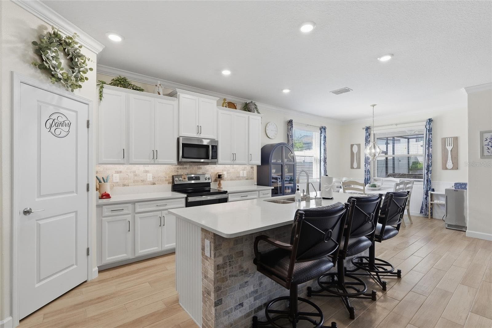 Single Family Residence at 31493 CANNON RUSH DR, SAN ANTONIO, photo 6 of 51