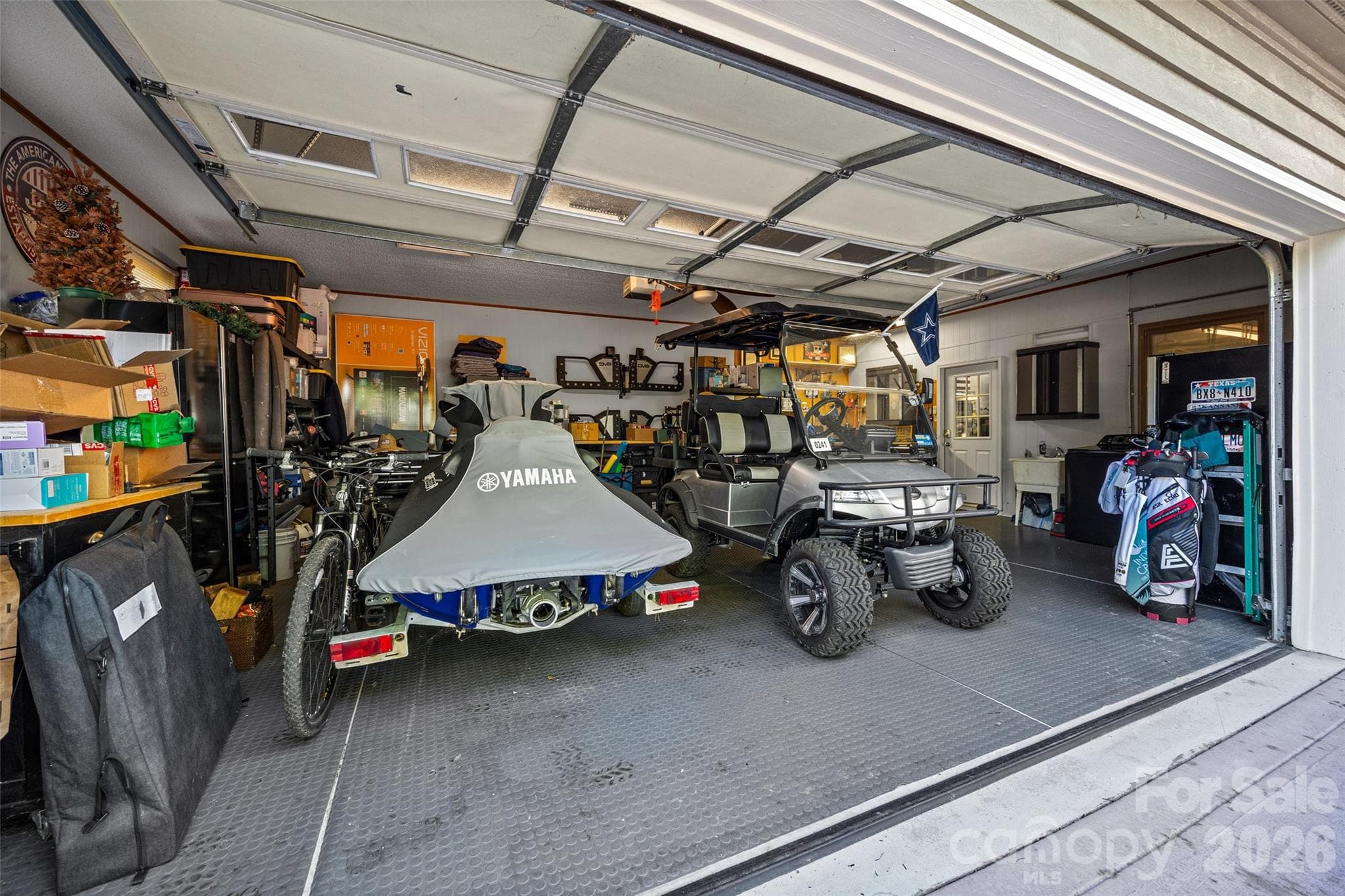 Oversized garage for Cars and Toys - even a workshop - Lake Wylie