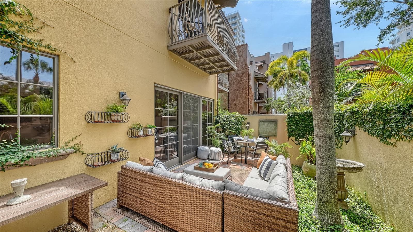 Townhouse at 1513 OAK ST #18, SARASOTA, photo 19 of 50