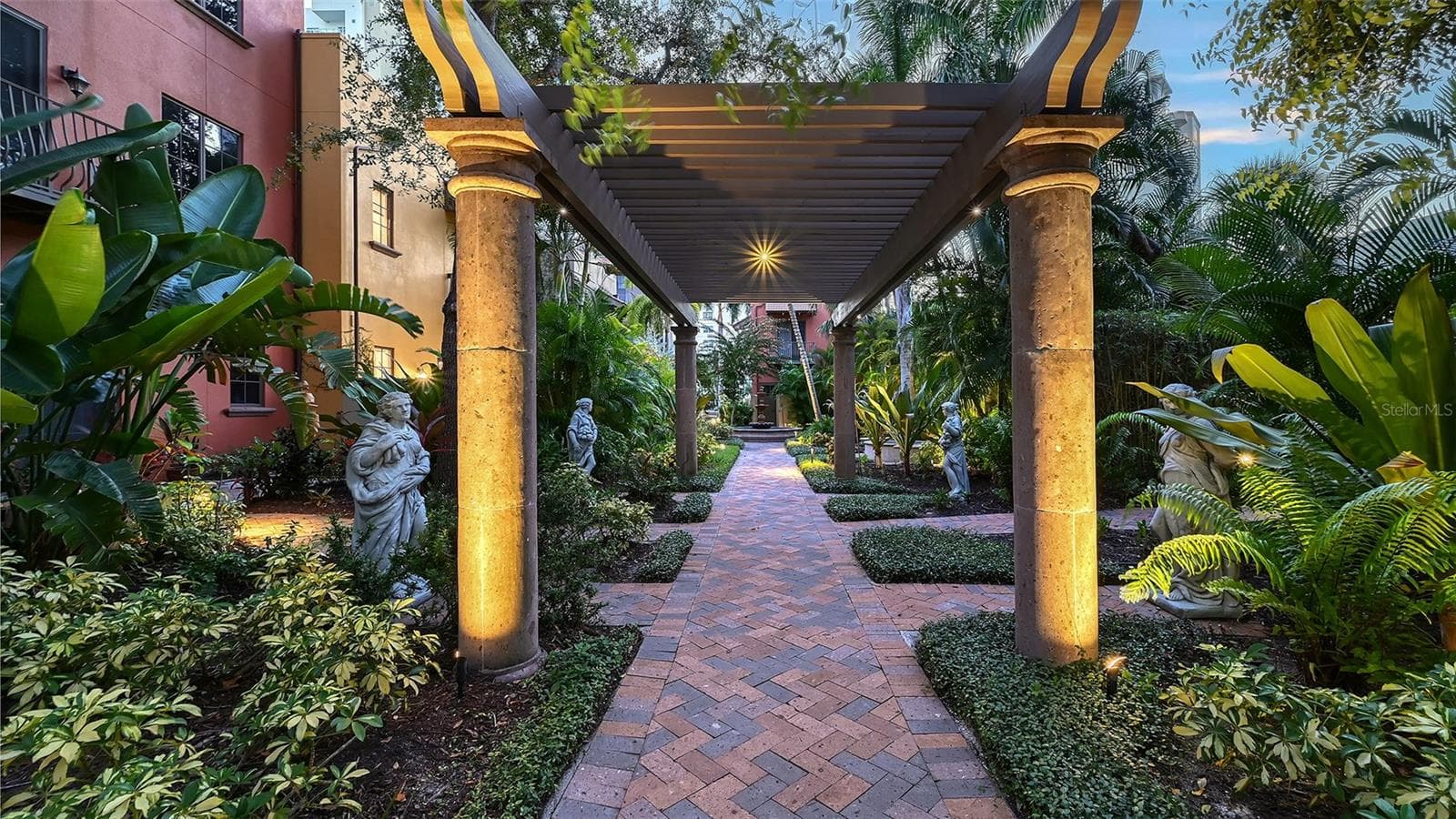 Townhouse at 1513 OAK ST #18, SARASOTA, photo 44 of 50