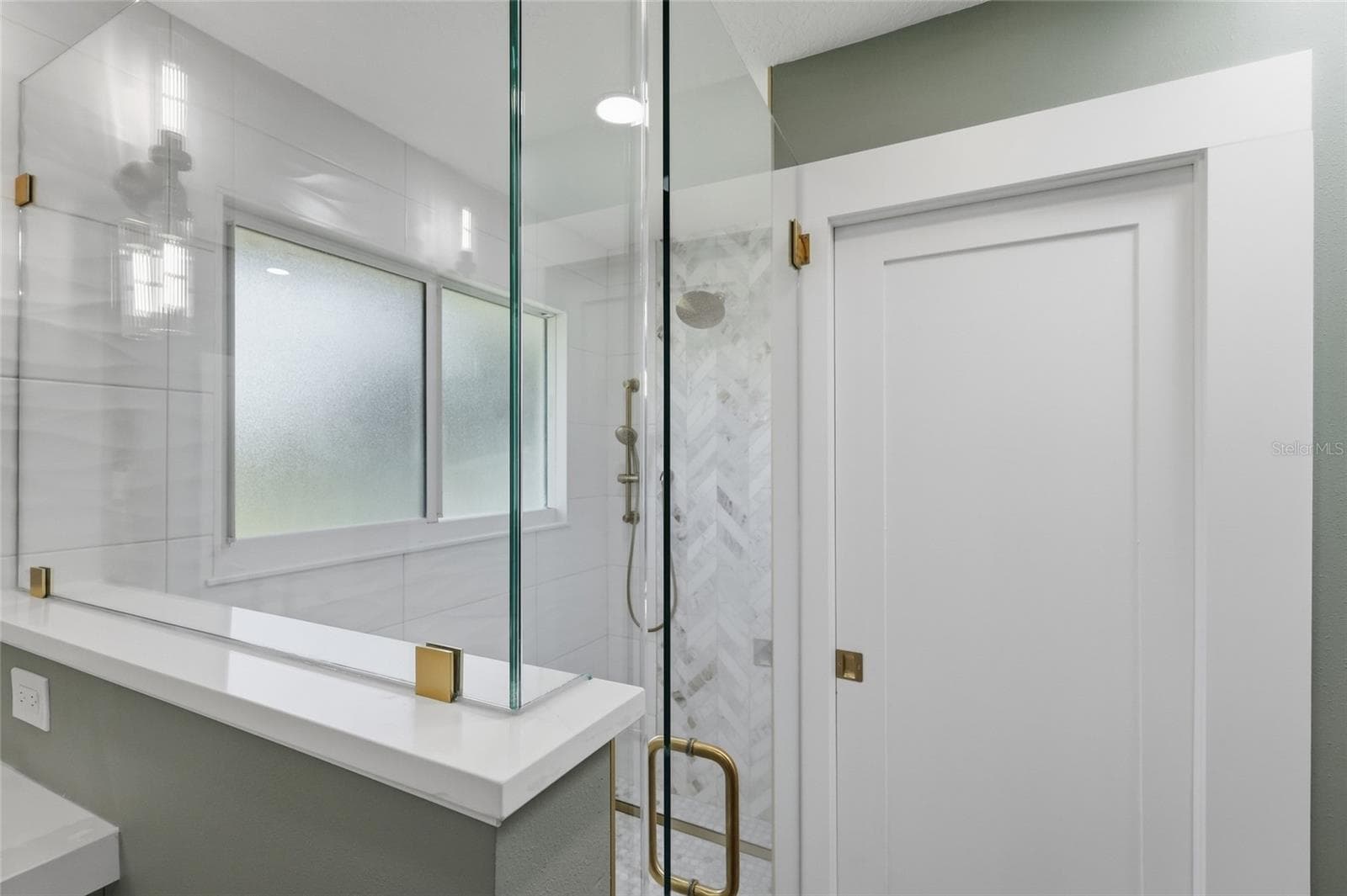 Primary Walk in Shower - 1411 70TH ST NW, BRADENTON
