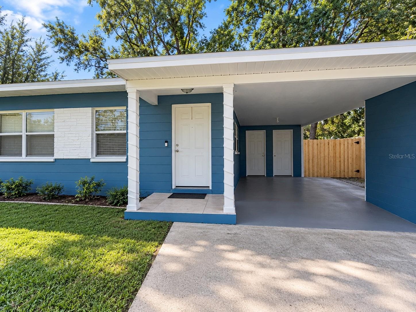 Single Family Residence at 800 DORADO AVE, ORLANDO, photo 2 of 11