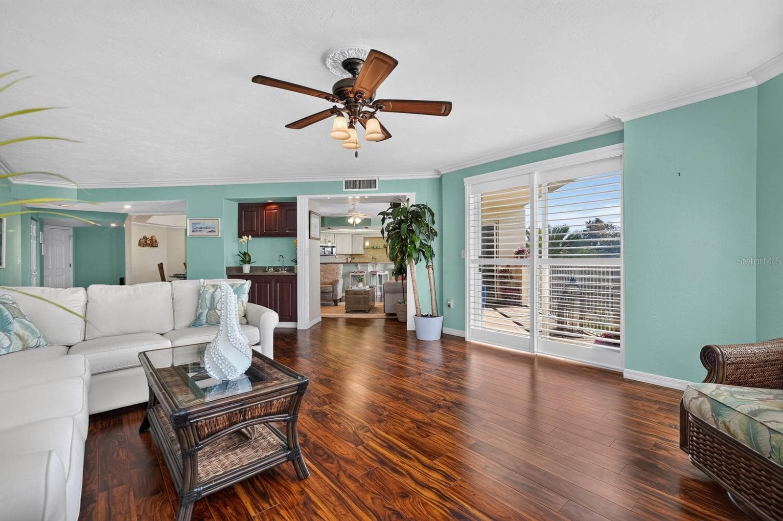 LIVING ROOM - 1 JOHN ANDERSON DR #301, ORMOND BEACH